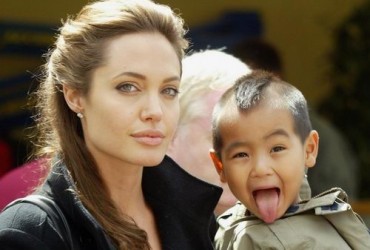 Angelina ide na porodiljski - Dugometražni